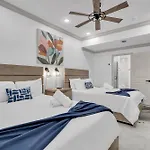 Sleeps 24-Spacious Suites Near Fq W Pool