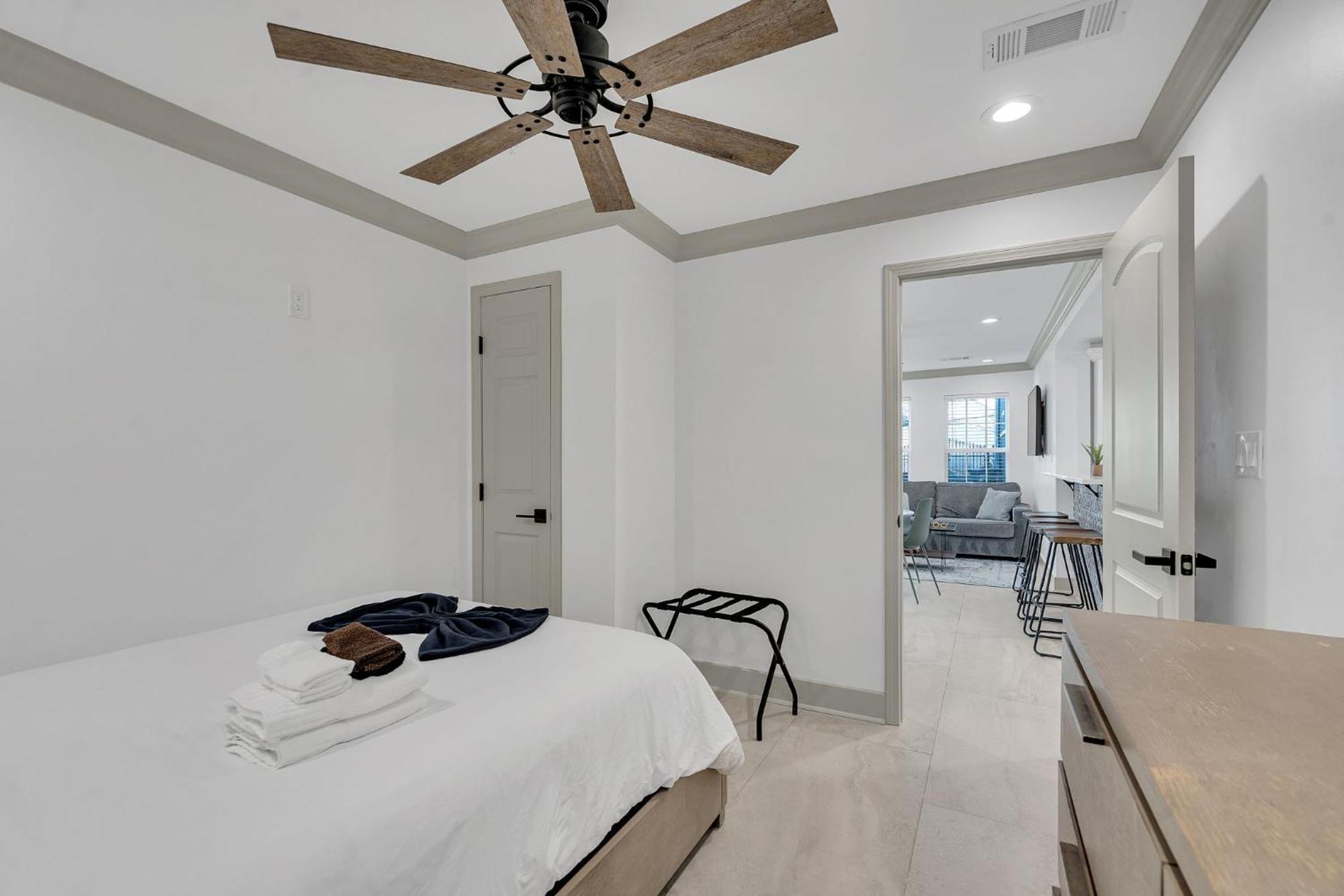 Sleeps 24-spacious Near Fq W Pool Hotel New Orleans