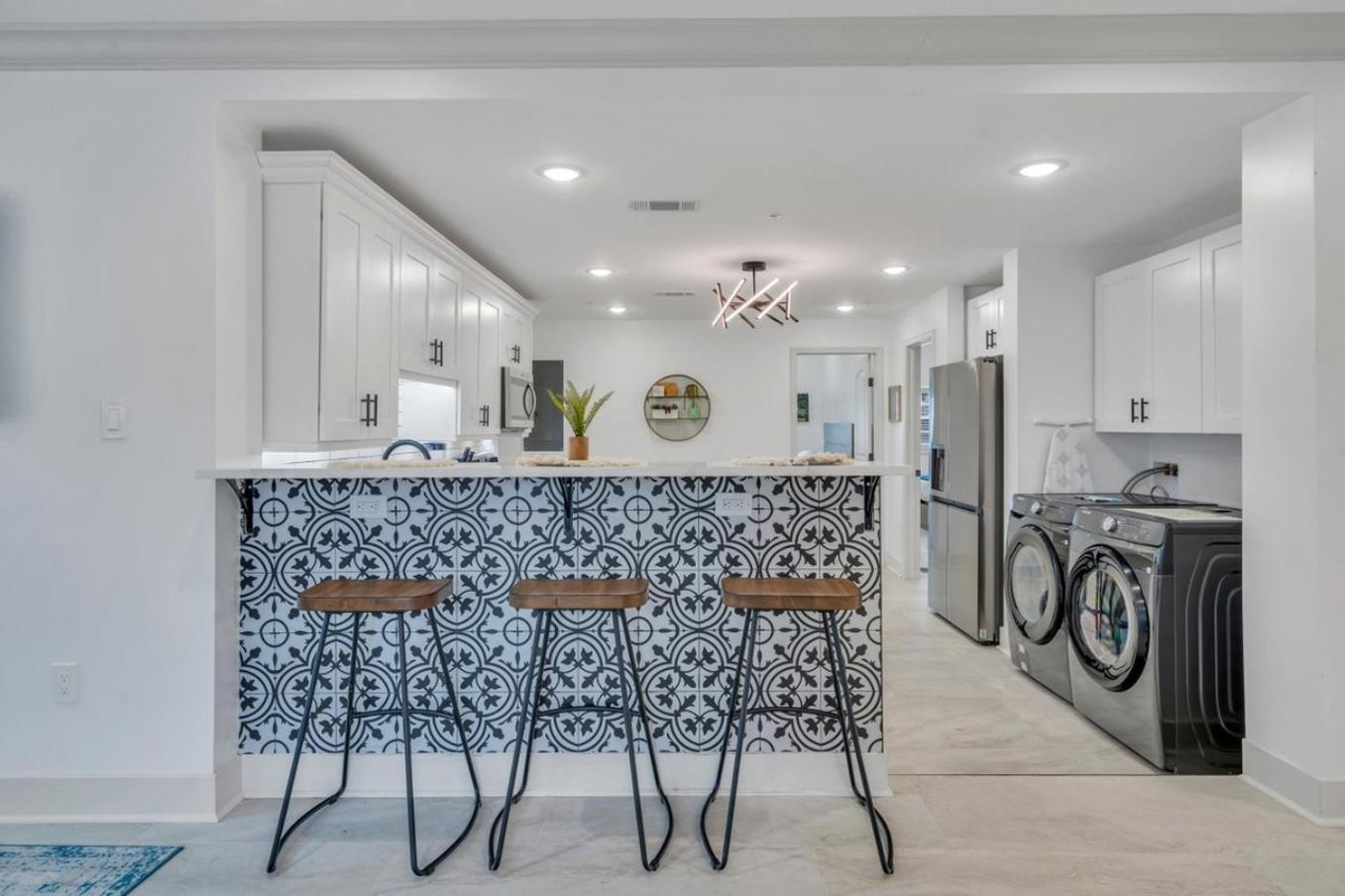 Sleeps 24-spacious Near Fq W Pool Hotel