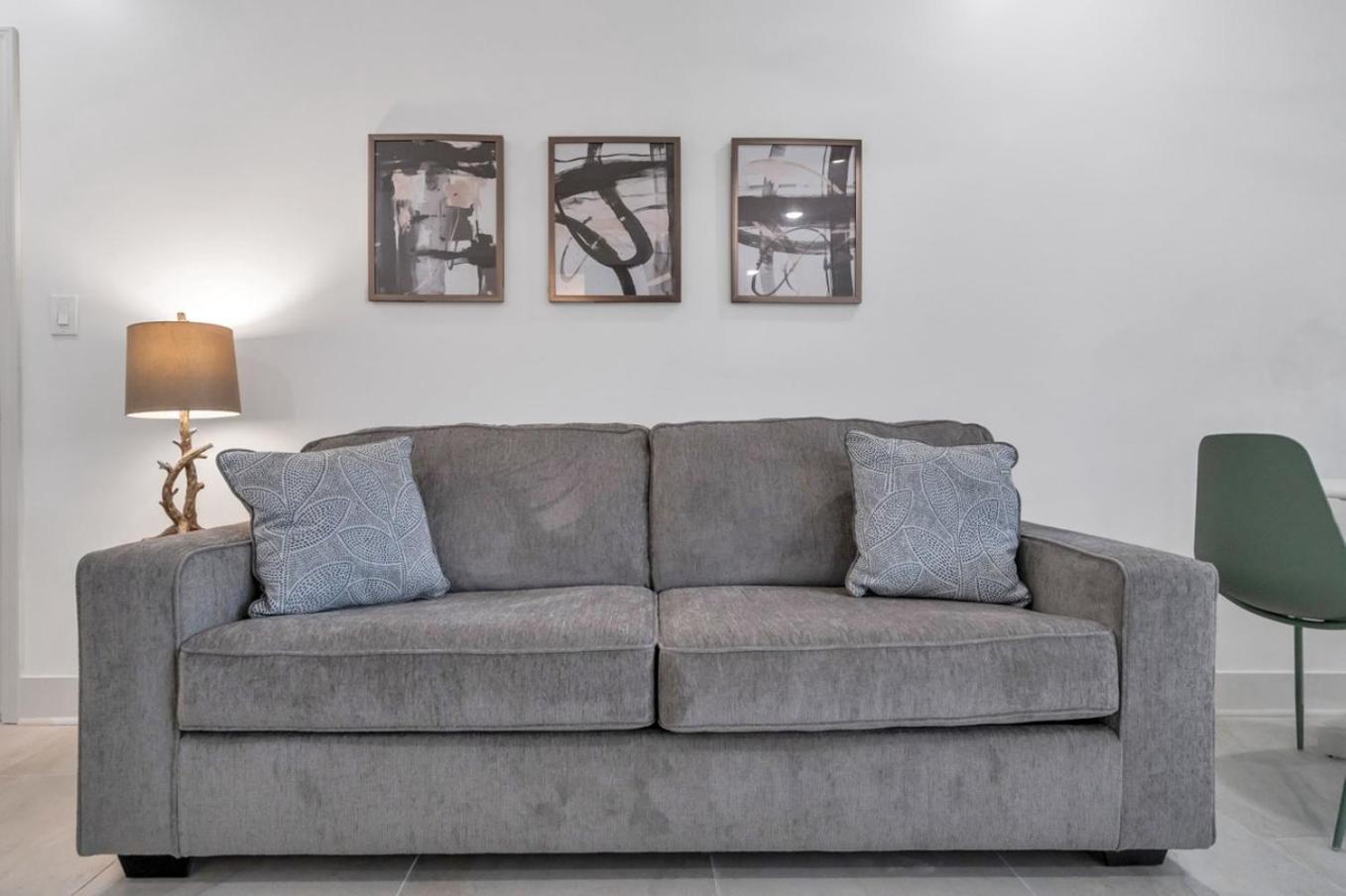Sleeps 24-spacious Near Fq W Pool *