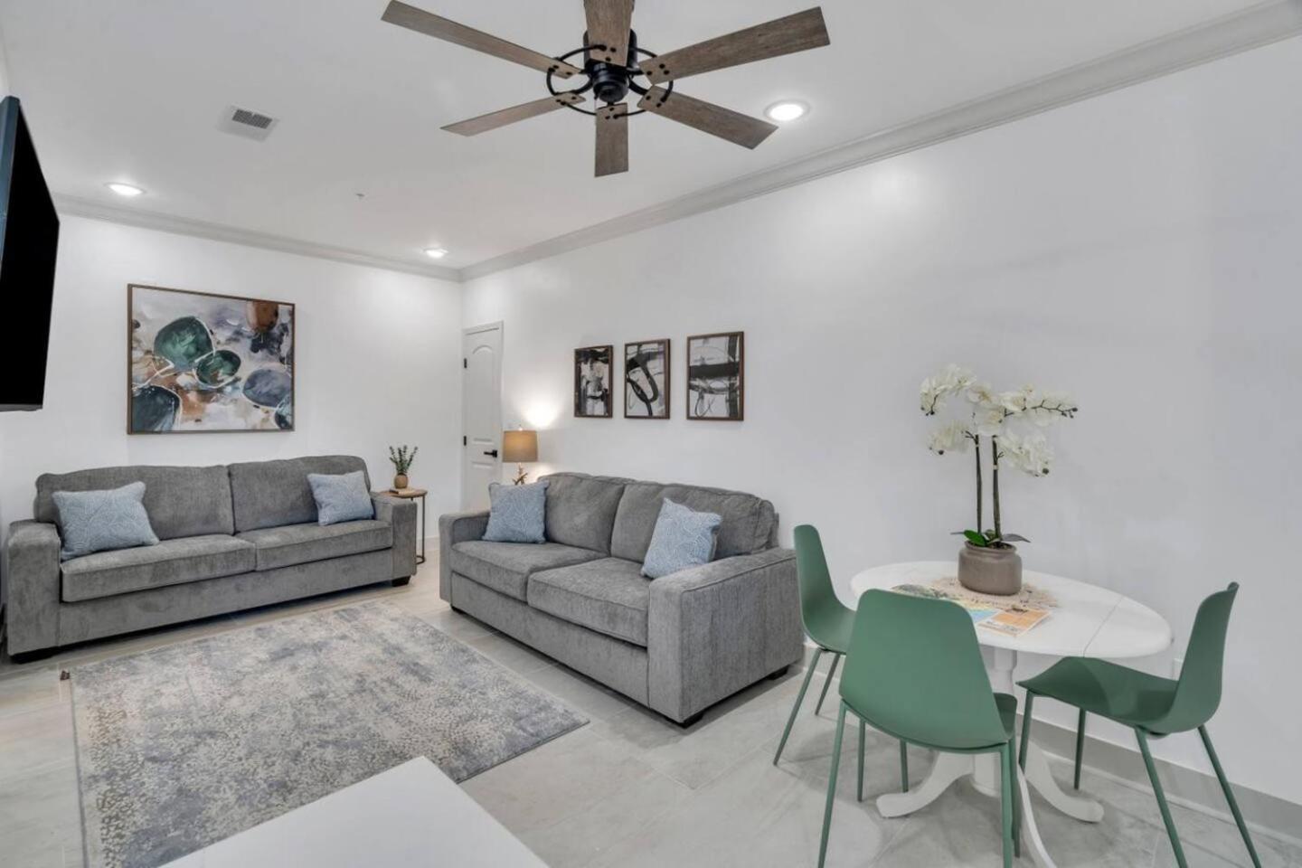 Sleeps 24-spacious Near Fq W Pool Hotel New Orleans