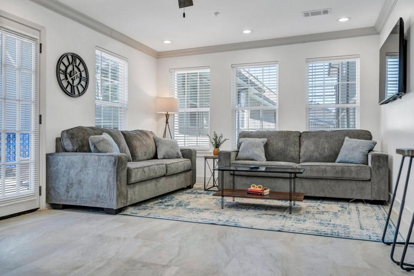 Sleeps 24-spacious Near Fq W Pool Hotel New Orleans