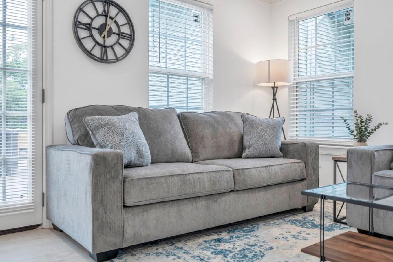 Sleeps 24-spacious Near Fq W Pool New Orleans