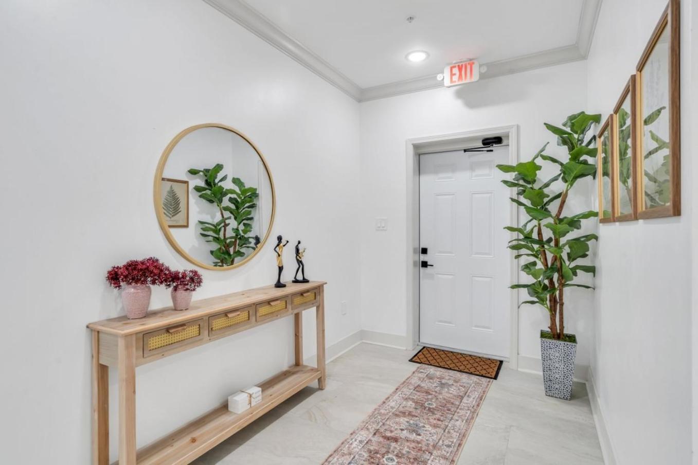 Hotel Sleeps 24-spacious Near Fq W Pool New Orleans