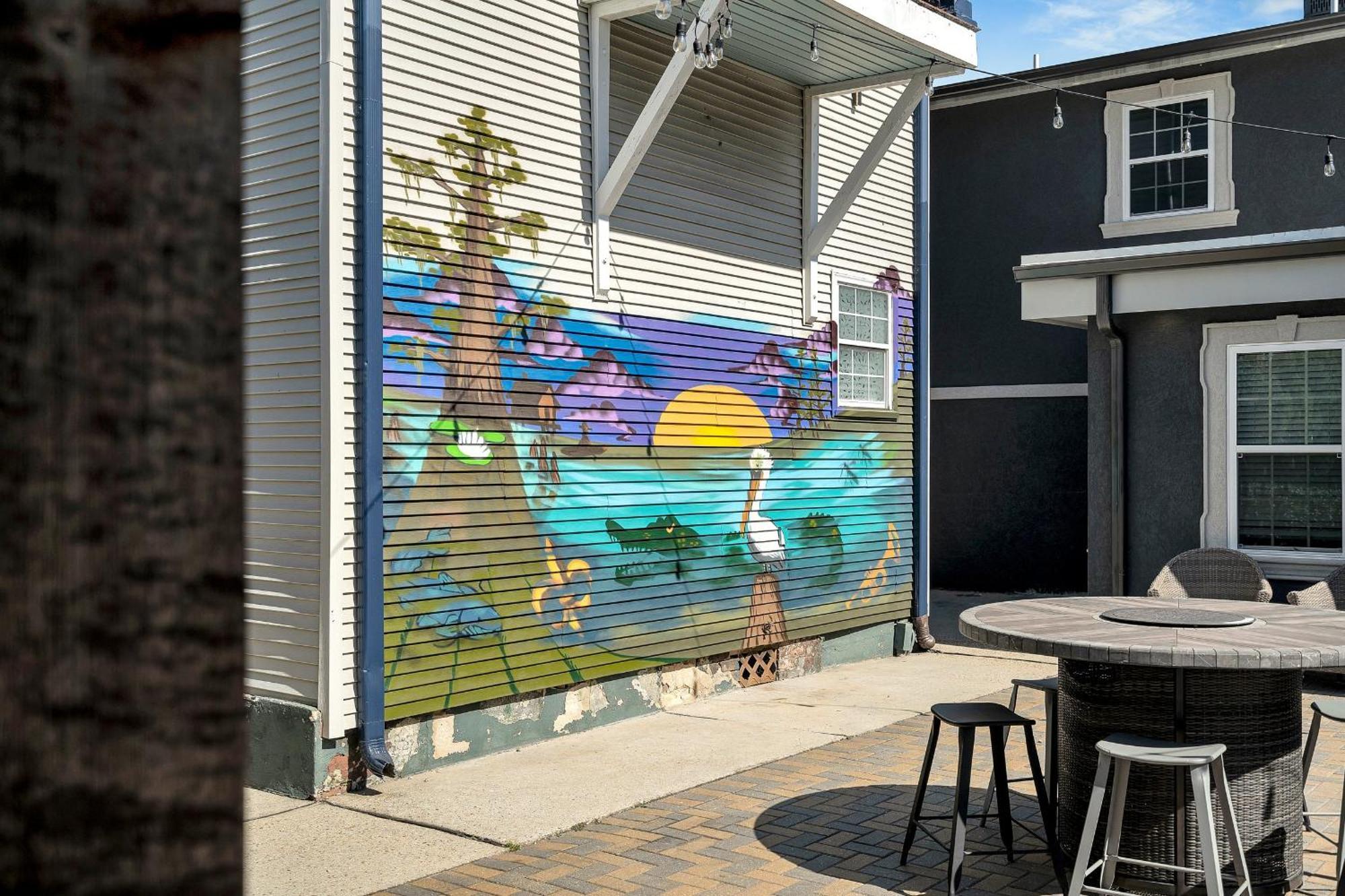 Sleeps 24-spacious Near Fq W Pool Hotel *
