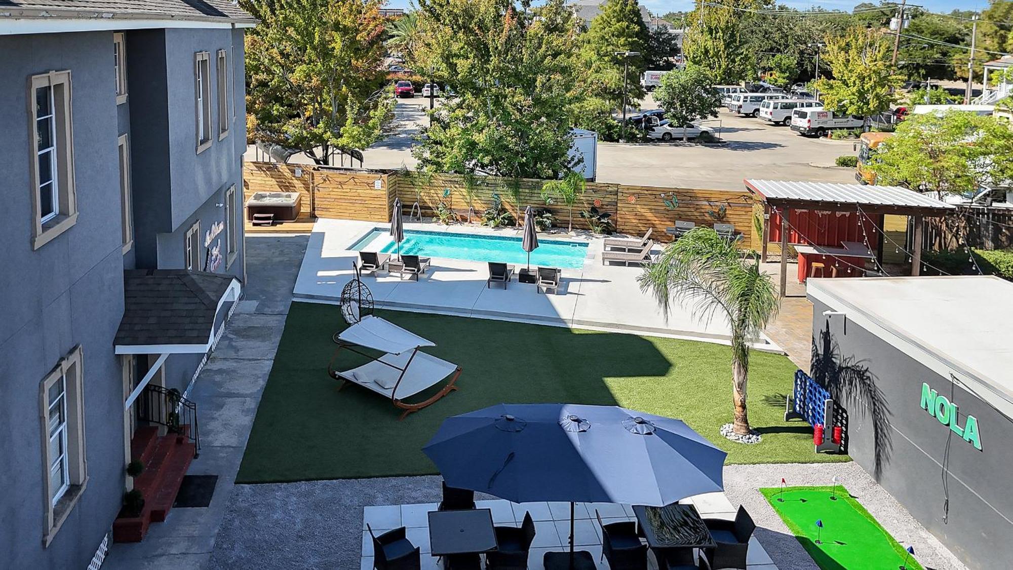 Sleeps 24-spacious Near Fq W Pool New Orleans