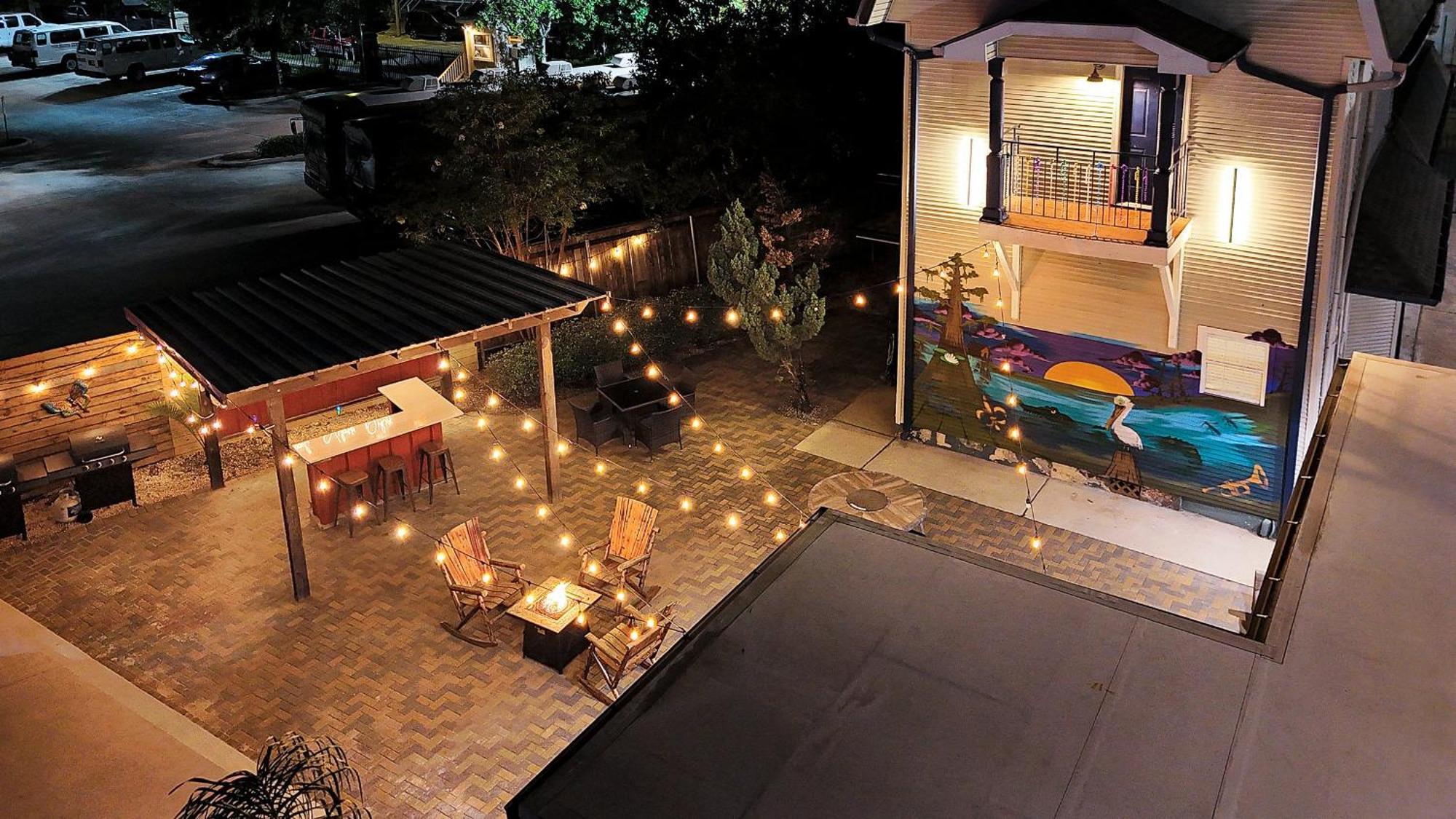 Hotel Sleeps 24-spacious Near Fq W Pool New Orleans