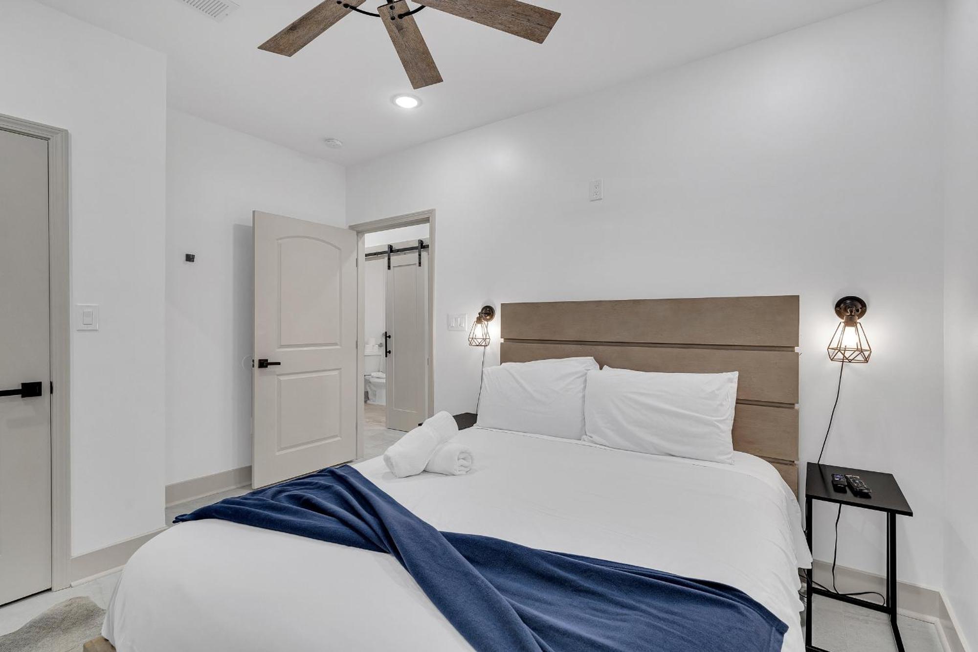 Sleeps 24-spacious Near Fq W Pool * New Orleans